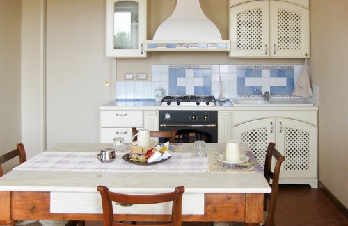 Cossombrato Apartment | Cosy apartment for 4 guests with WIFI, pool, A/C, TV, patio and pets allowed