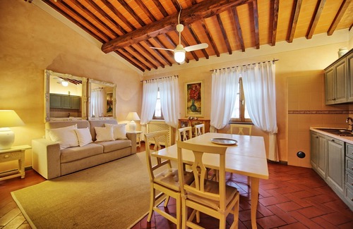 Castelfiorentino Apartment | Cosy apartment for 4 guests with WIFI, pool, A/C, TV and parking