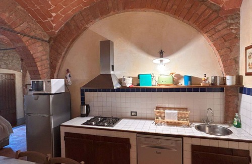 Monteleone d'Orvieto Apartment | Cosy apartment for 6 people with pool, WIFI, TV and parking