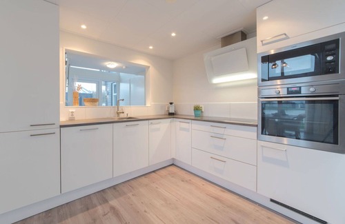 Wemeldinge House | Cosy apartment in villa for 6 guests with WIFI, TV, terrace and parking