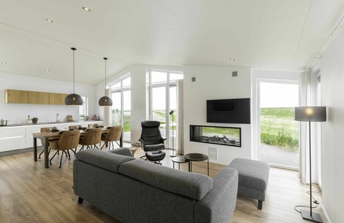 Wemeldinge House | Cosy apartment in villa for 6 guests with WIFI, TV, terrace, panoramic view and parking