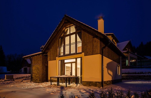 Lipno nad Vltavou House | Cosy apartment in villa for 11 guests with WIFI, TV, terrace, pets allowed and parking
