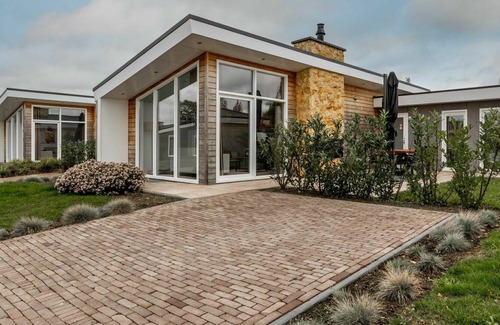 Wolfshuis House | Cosy apartment in villa for 6 guests with pool, WIFI, A/C, TV, terrace and parking