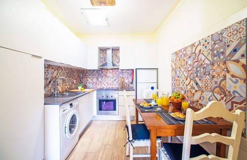 Mem Moniz House | Cosy apartment in villa for 3 people with A/C, pool, WIFI, TV, terrace and parking