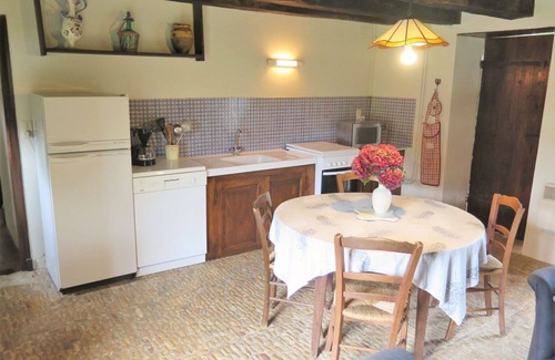 Jayac House | Cosy apartment in villa for 4 people with WIFI, TV, pets allowed and parking