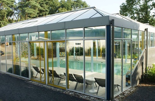 Belfeld House | Cosy apartment in villa for 4 guests with WIFI, pool, TV, terrace and parking