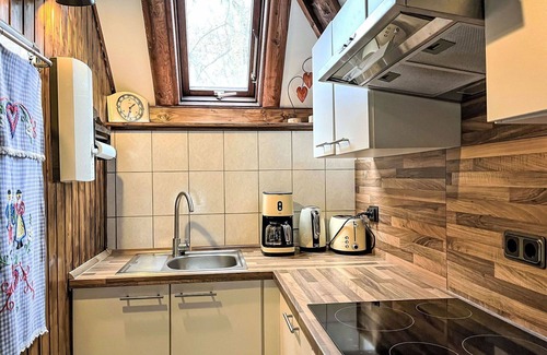 Frielendorf House | Cosy apartment in villa for 6 guests with WIFI, TV, terrace, pets allowed and parking