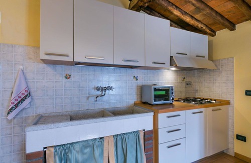 Aramo House | Cosy apartment in villa for 3 people with pool, WIFI, TV and terrace