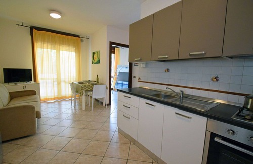 Martinsicuro Apartment | Cosy apartment for 6 guests with WIFI, TV, balcony, pets allowed and parking