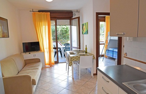 Martinsicuro Apartment | Cosy apartment for 6 guests with WIFI, TV, balcony, pets allowed and parking