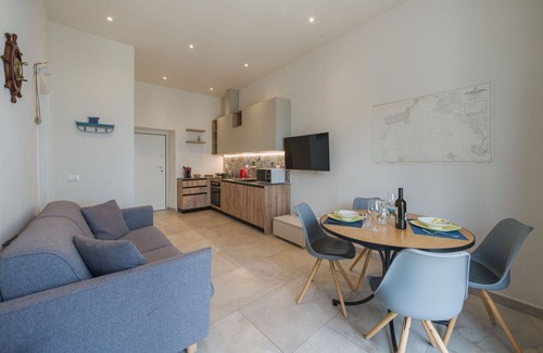 Stazzema Apartment | Cosy apartment for 4 people with A/C, WIFI, TV and terrace