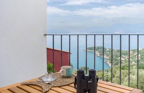 Stazzema Apartment | Cosy apartment for 4 people with A/C, WIFI, TV and terrace