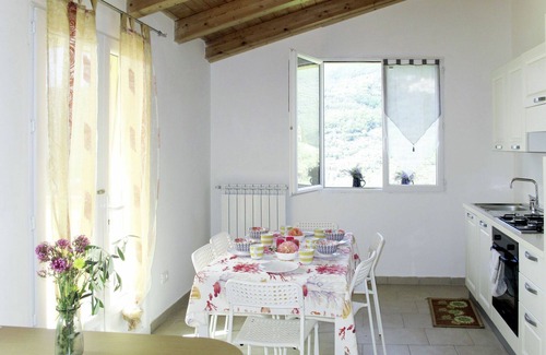 Prela Apartment | Cosy apartment for 6 people with pool, TV, terrace, pets allowed, panoramic view and parking