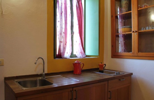 Granarola Apartment | Cosy apartment with pool, A/C, WIFI, TV, patio, pets allowed, panoramic view and parking