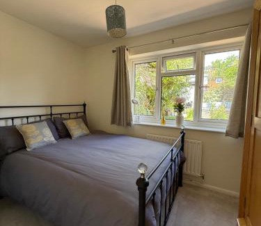 Guildford House | Cosy Apartment with Private Access and Kitchenette in Guildford