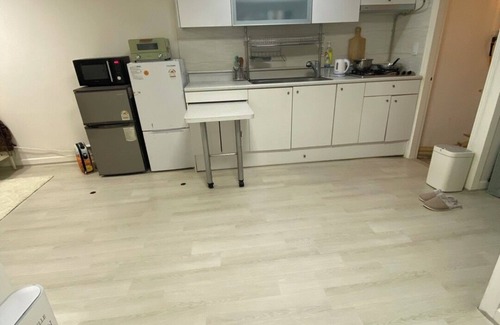 Guro-dong Apartment | Cosy Apertment with Great Home Office Room, 5 mins near Subway, Market, Cafe.