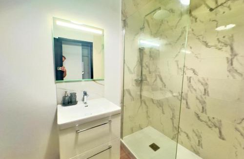 Douai Apartment | Cosy appart- 4 pers Netflix Hyper centre Douai