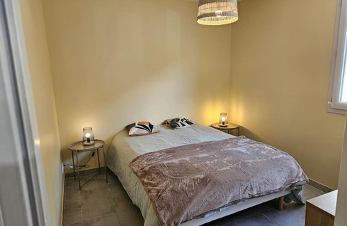 Terrenoire Apartment | cosy appartement RDC
