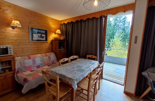 Chamrousse Apartment | Cosy apt 4 ppl, near the ski runs