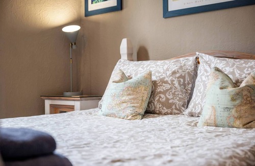 Dartmouth Bed & Breakfast | Cosy B&B with Parking Above Café Alf Resco
