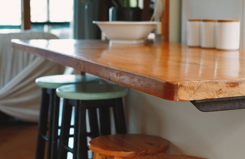 Great Barrier Island House | Cosy beach house meters from Okupu Bay