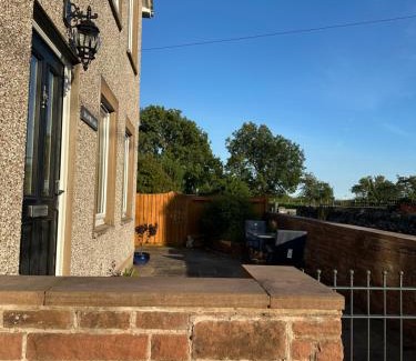 Newton Reigny House | Cosy Boutique Village Retreat