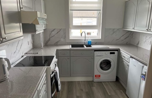 Helensburgh House | Cosy Cottage Apartment