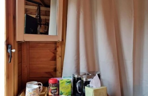 Newbury Park Cabin | Cosy Cabin Free Parking near Central London NO ULEZn