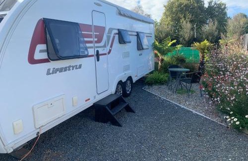 Kihikihi Bed & Breakfast | Cosy Caravan