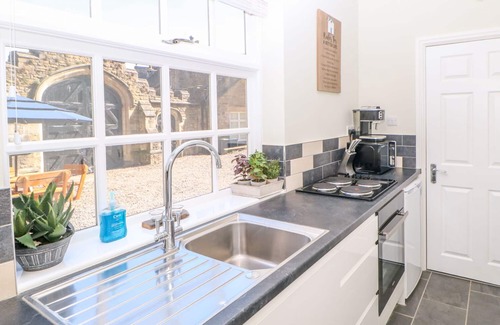 Stanhope Cottage | COSY CAVE STANHOPE CASTLE, pet friendly, with hot tub in Stanhope