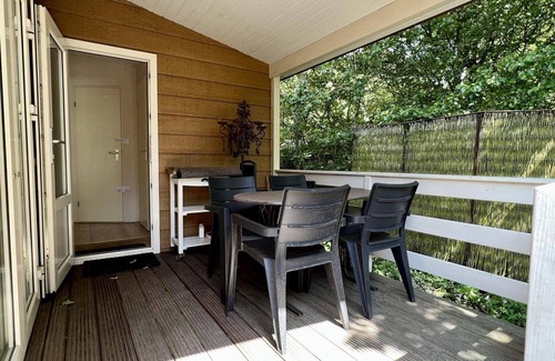 Sint Maartensvlotbrug House | Cosy chalet for 4 persons, garden with lawn and lots of privacy, WiFi, close to beach, forest and dunes