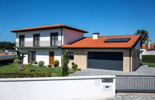 Barcelos Ski Chalet | Cosy Chalet in Várzea with Private Pool