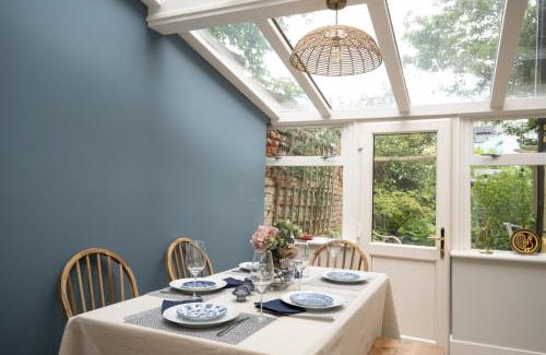 Oxford House | Cosy City-Centre House near Train Station & Business School, with Garden
