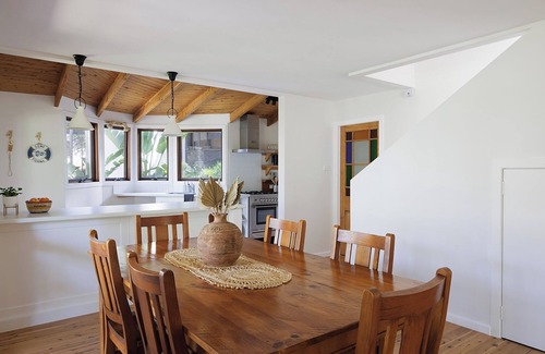 Smiths Lake Cabin | Cosy Coastal Cabin Getaway- Lakefront-Dog Friendly