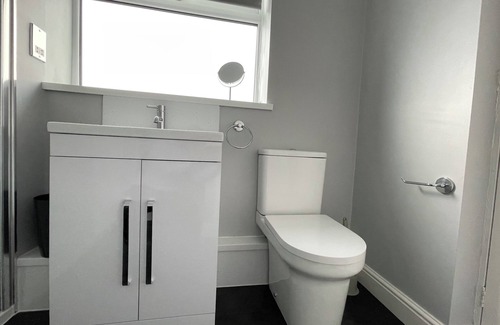 Worksop Apartment | Cosy & Comfortable Apt W/parking