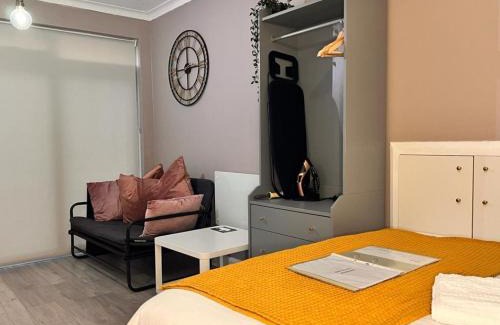 Newark upon Trent Apartment | Cosy & Convenient space near M1, EM Airport & City