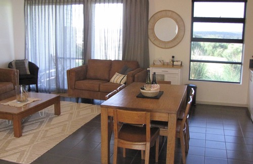 Kronkup Apartment | Cosy Corner Seaview Apartment with Stunning Ocean Views!