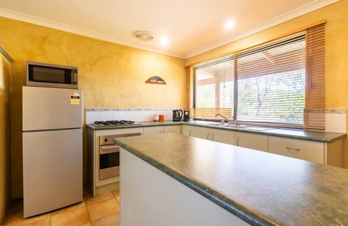 Kronkup Cottage | Cosy cottage Honeyeater, Rural retreat close to Beautiful Beaches