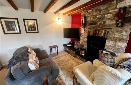 Upper Killay House | Cosy cottage in peaceful location