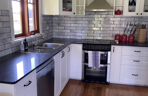 Ellerslie Other | Cosy Cottage on a cattle and sheep property.