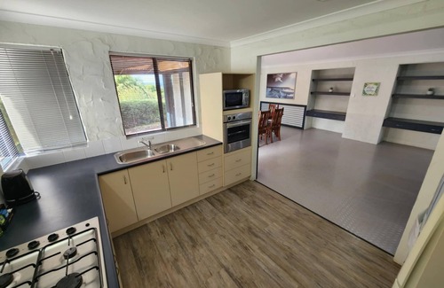 Kronkup Cottage | Cosy Cottage Sandpiper | Ocean Views | Beautiful Beaches