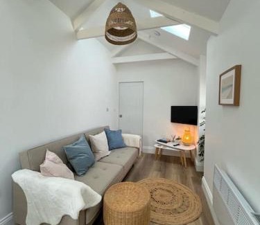 Chysauster House | Cosy country getaway, 5 mins from the sea