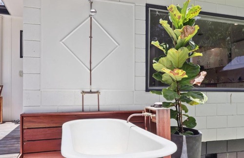 Dora Creek House | Cosy Creekside
