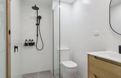 Dora Creek House | Cosy Creekside