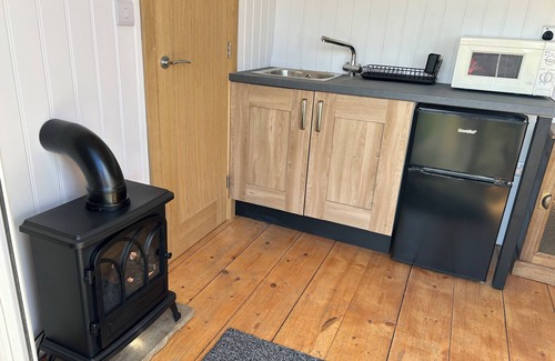 Durham Cabin | Cosy dog friendly shepherds hut near Durham