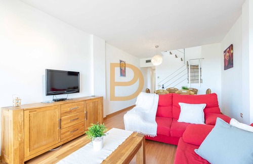 El Mas Isaac Apartment | Cosy Duplex with mountain and sea views