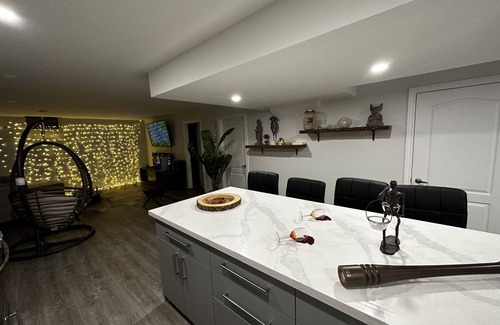 Richmond Hill House | Cosy Elegance: New-Build 2-nBedroom Luxury Stay