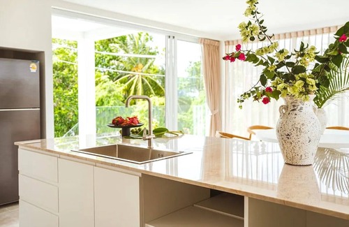 Lamai Villa | Cosy & elegant 4-bedroom sea-view retreat, private pool, rooftop chill area, 300m from Lamai Beach