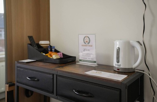 Doncaster House | Cosy Ensuite Room 4 (self check-in) Doncaster