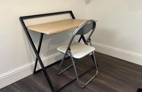 Shirley Apartment | Cosy Ensuite Room